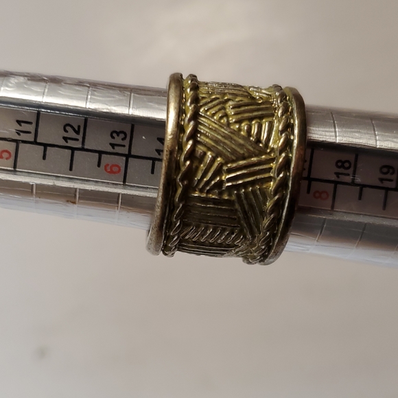 Unusual Silver ring - Picture 5 of 6